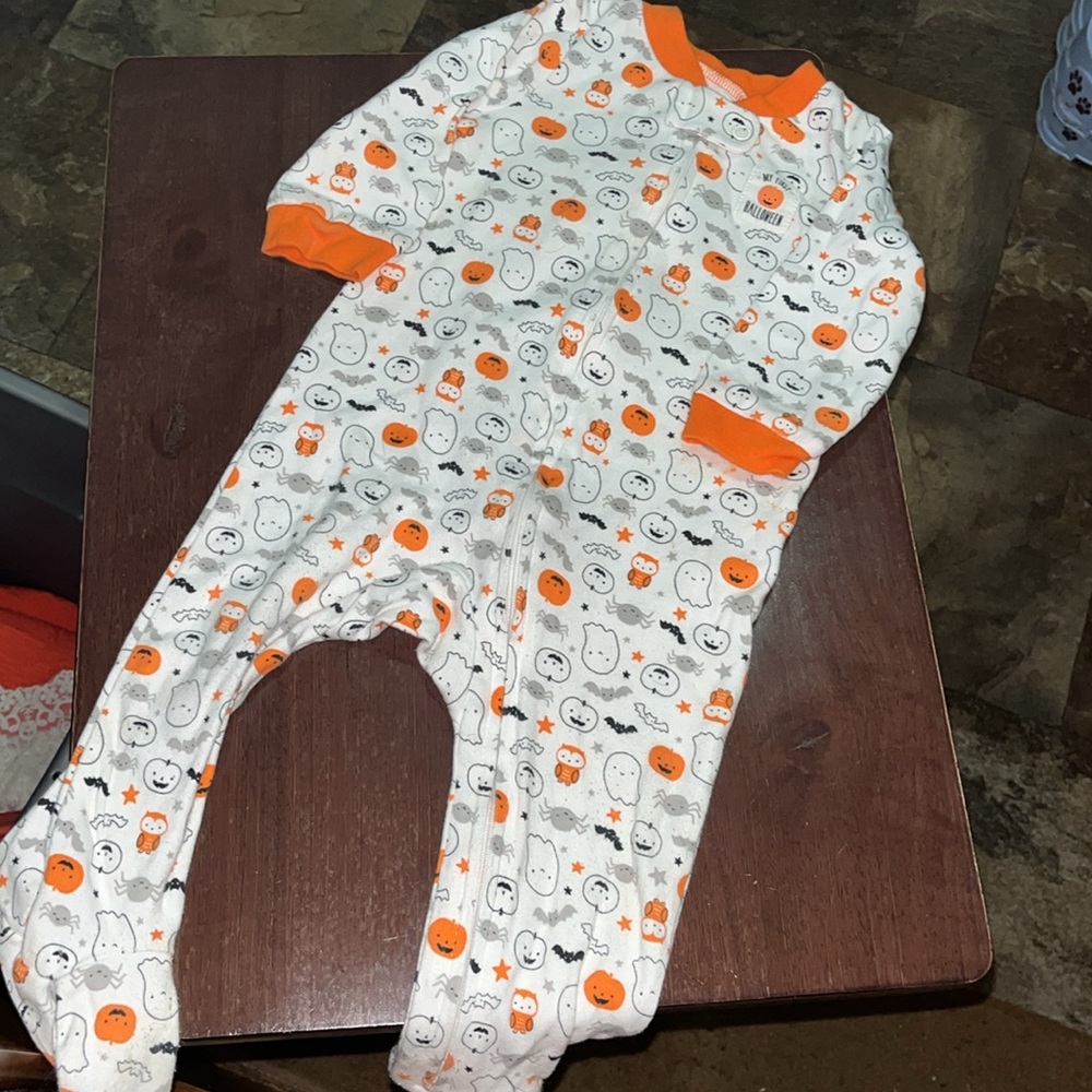 Halloween PJ Set - Picture 3 of 9